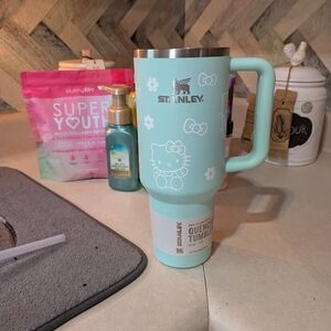 Stanley Mint Hello Kitty Quencher Tumbler